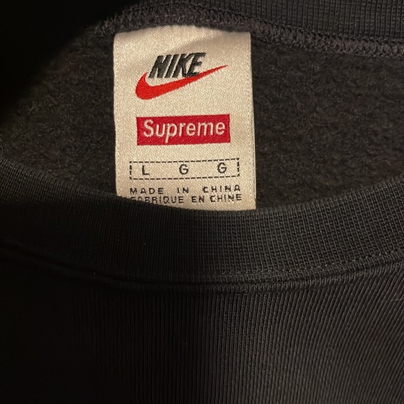 Nike & Supreme Collab Crew - Picture 2 of 3